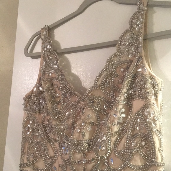 Fancy gown - Picture 2 of 8